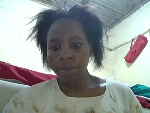 Snapshot of Queen_loveer chatting on 02-15-25, 06:44 Queen loveer online show from 02-15-25, 06:44