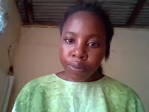 Snapshot of Queen_loveer chatting on 02-18-25, 02:27 Queen loveer online show from 02-18-25, 02:27