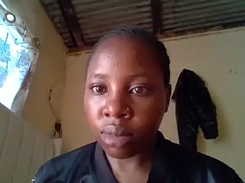 Snapshot of Queen_loveer chatting on 03-15-25, 02:01 Queen loveer online show from 03-15-25, 02:01