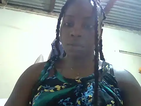 Snapshot of Queen_loveer chatting on 10-14-25, 03:57 Queen loveer online show from 10-14-25, 03:57