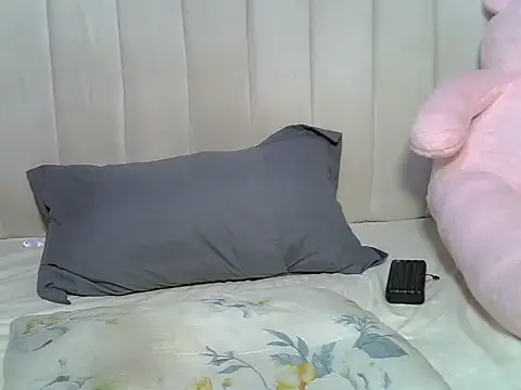 Snapshot of Queen_loveer chatting on 11-10-25, 10:20 Queen loveer online show from 11-10-25, 10:20