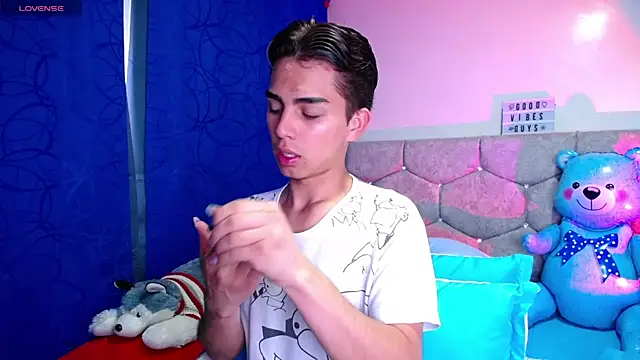 OwenBluee online show from 02-07-25, 02:15