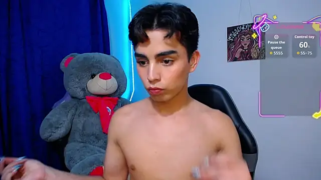 Snapshot of OwenBluee chatting on 05-12-26, 07:49 OwenBluee online show from 05-12-26, 07:49