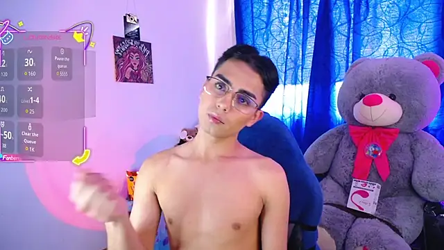 Snapshot of OwenBluee chatting on 07-14-26, 06:24 OwenBluee online show from 07-14-26, 06:24