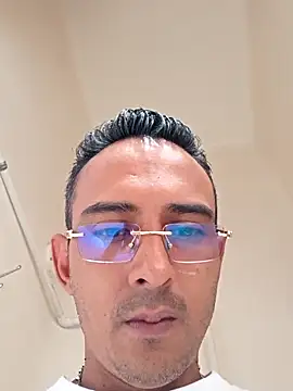 paisa233 online show from 09-08-25, 04:28