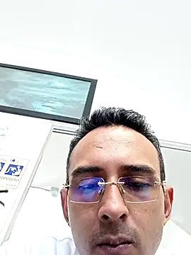 Snapshot of paisa233 chatting on 09-15-25, 09:26 paisa233 online show from 09-15-25, 09:26