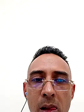 Snapshot of paisa233 chatting on 09-29-25, 04:56 paisa233 online show from 09-29-25, 04:56