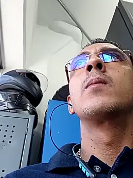 Snapshot of paisa233 chatting on 10-09-25, 02:37 paisa233 online show from 10-09-25, 02:37