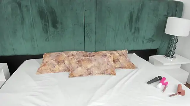 PandoraB  online show from 09-24-25, 11:57