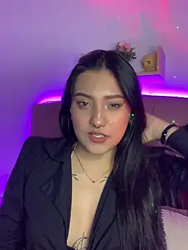 Snapshot of angellique_22 chatting on 02-05-25, 04:27 angellique 22 online show from 02-05-25, 04:27