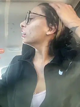 Snapshot of myloveforyouu chatting on 12-21-25, 09:55 myloveforyouu online show from 12-21-25, 09:55