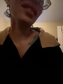 Snapshot of myloveforyouu chatting on 01-09-26, 02:42 myloveforyouu online show from 01-09-26, 02:42