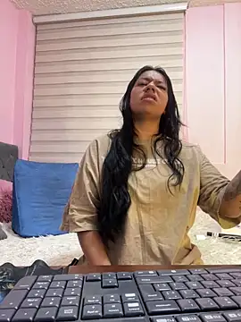 Snapshot of Ivann4 chatting on 03-06-25, 07:54 Ivann4 online show from 03-06-25, 07:54