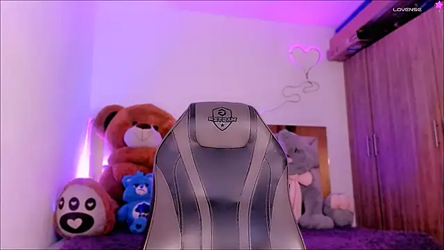 Lucidollts  online show from 02-04-25, 06:25