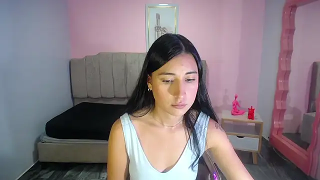 lizzyluk ch online show from 10-28-25, 04:42