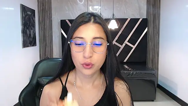 Snapshot of lizzyluk_ch chatting on 01-18-26, 12:20 lizzyluk ch online show from 01-18-26, 12:20