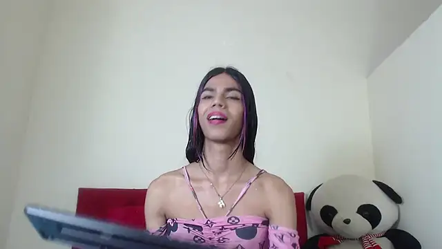 Snapshot of Luluu_08 chatting on 01-14-25, 01:28 Luluu 08 online show from 01-14-25, 01:28