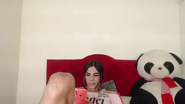 Snapshot of Luluu_08 chatting on 02-21-25, 08:05 Luluu 08 online show from 02-21-25, 08:05