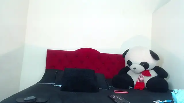 Snapshot of Luluu_08 chatting on 03-08-25, 08:35 Luluu 08 online show from 03-08-25, 08:35