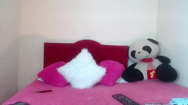 Snapshot of Luluu_08 chatting on 03-17-25, 01:18 Luluu 08 online show from 03-17-25, 01:18