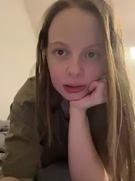 Snapshot of wrenlie chatting on 12-07-24, 05:53 wrenlie online show from 12-07-24, 05:53