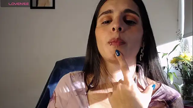 Snapshot of alma_violeta chatting on 01-26-25, 10:02 alma violeta online show from 01-26-25, 10:02