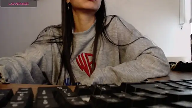 Snapshot of alma_violeta chatting on 09-28-25, 05:51 alma violeta online show from 09-28-25, 05:51