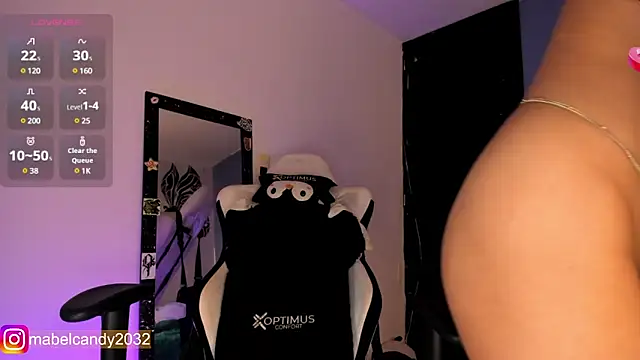 Snapshot of mabel_candy chatting on 02-15-25, 03:06 mabel candy online show from 02-15-25, 03:06