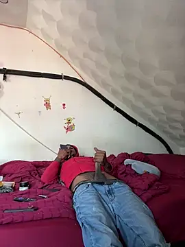 Snapshot of rayyymack chatting on 06-19-26, 02:10 rayyymack online show from 06-19-26, 02:10