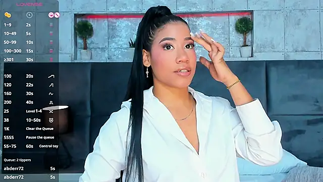 Snapshot of Salome_Diaz_ chatting on 02-18-25, 10:36 Salome Diaz online show from 02-18-25, 10:36