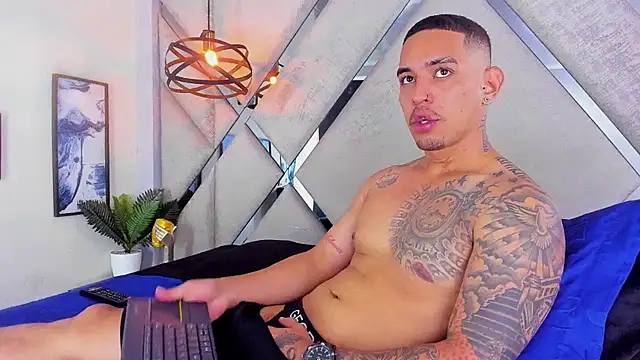 Damian09  online show from 01-06-25, 09:11