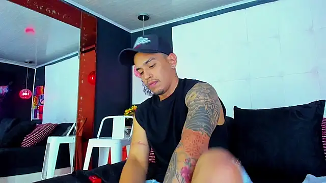 Damian09  online show from 02-02-25, 02:27