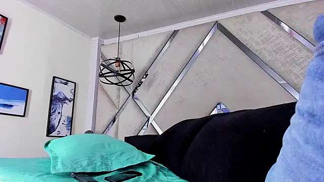 Damian09  online show from 11-17-25, 10:48