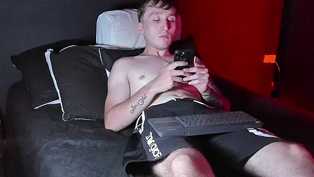 Snapshot of Dylanwhite23_ chatting on 09-23-25, 09:40 Dylanwhite23 online show from 09-23-25, 09:40