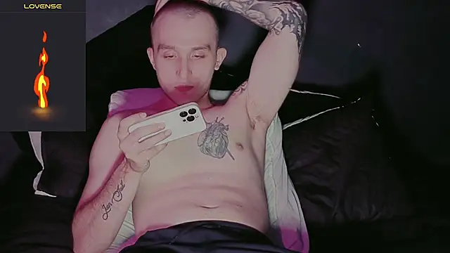 Dylanwhite23  online show from 01-31-26, 09:46