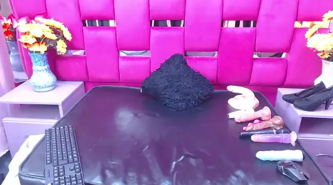 Snapshot of Lya_Anal chatting on 03-19-25, 03:30 Lya Anal online show from 03-19-25, 03:30