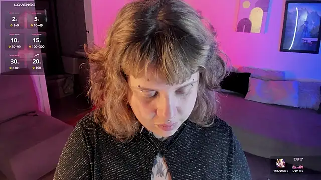 Snapshot of Sabrina_scarlett chatting on 09-29-25, 04:17 Sabrina scarlett online show from 09-29-25, 04:17