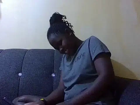 Sweetcecie01 online show from 12-14-25, 07:18