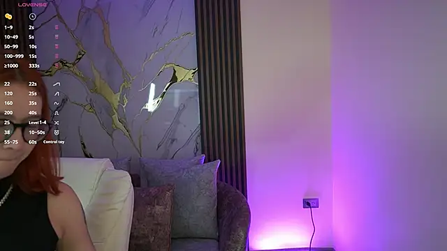 Snapshot of Anybuny chatting on 09-29-25, 11:37 Anybuny online show from 09-29-25, 11:37