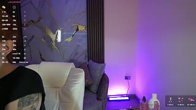 Snapshot of Anybuny chatting on 10-06-25, 11:40 Anybuny online show from 10-06-25, 11:40