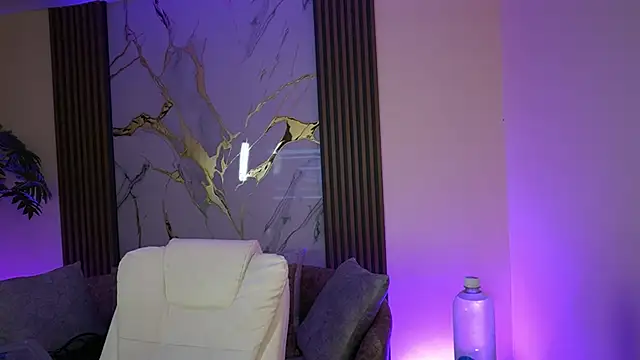 Snapshot of Anybuny chatting on 10-10-25, 11:31 Anybuny online show from 10-10-25, 11:31