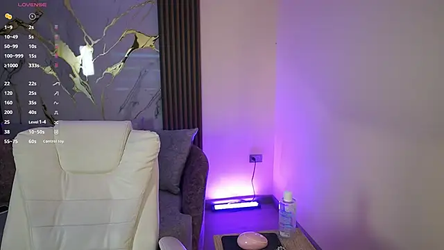 Snapshot of Anybuny chatting on 10-22-25, 12:38 Anybuny online show from 10-22-25, 12:38