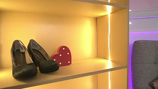 Snapshot of Anybuny chatting on 11-20-25, 11:32 Anybuny online show from 11-20-25, 11:32