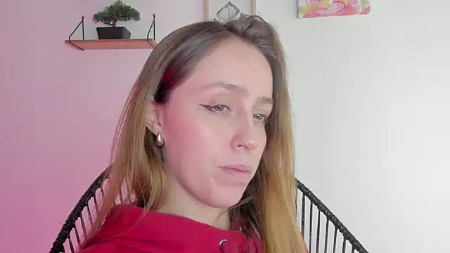 Snapshot of SofiaGc chatting on 12-17-24, 05:51 SofiaGc online show from 12-17-24, 05:51