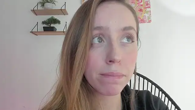 Snapshot of SofiaGc chatting on 01-09-25, 02:43 SofiaGc online show from 01-09-25, 02:43