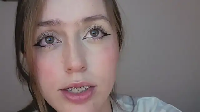 Snapshot of SofiaGc chatting on 10-18-25, 05:32 SofiaGc online show from 10-18-25, 05:32