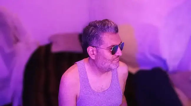 Snapshot of BushBator chatting on 01-14-25, 07:38 BushBator online show from 01-14-25, 07:38