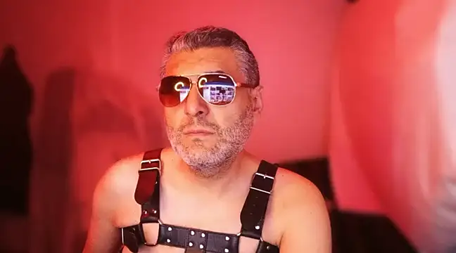 Snapshot of BushBator chatting on 01-15-25, 08:09 BushBator online show from 01-15-25, 08:09