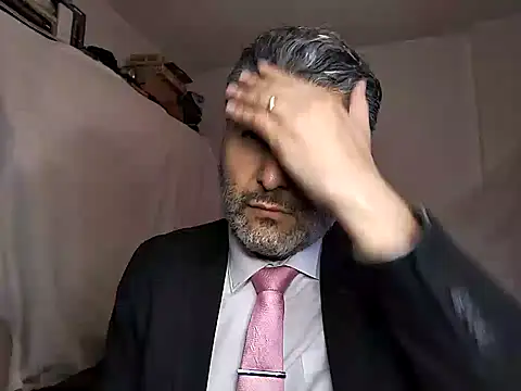 Snapshot of BushBator chatting on 01-24-25, 08:34 BushBator online show from 01-24-25, 08:34