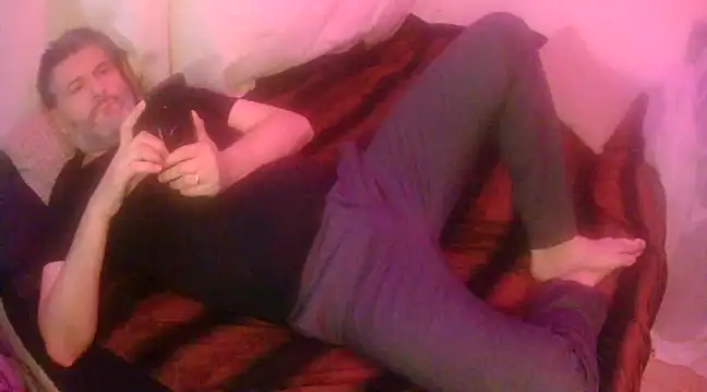 Snapshot of BushBator chatting on 02-18-25, 06:48 BushBator online show from 02-18-25, 06:48